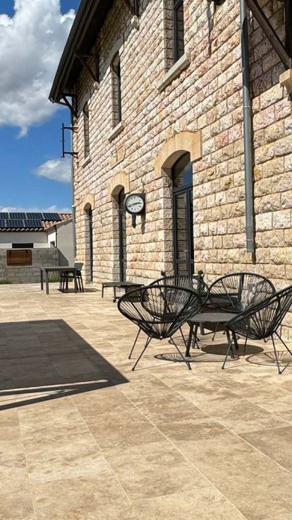 Marbrerie à Béziers : pierres naturelles importées, disponibles en stock